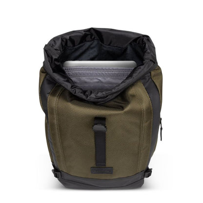 Eastpak Tecum Roll Rucksack – 20 L, Roll-Top Öffnung, gepolstertes Laptopfach, wetterfest CNNCT ARMY