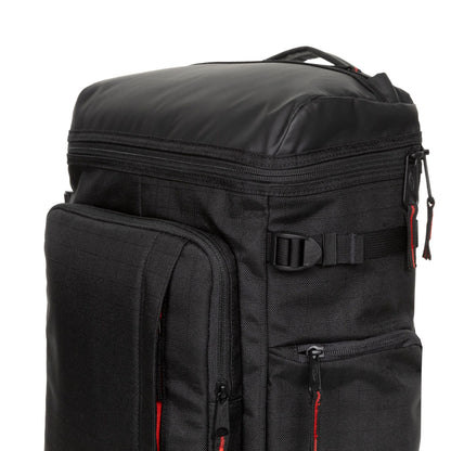 Eastpak Tecum Top Rucksack – 29,5 × 49 × 19,5 cm, 23 L, Laptopfach 15″, wasserabweisend - CNNCT Rip Black
