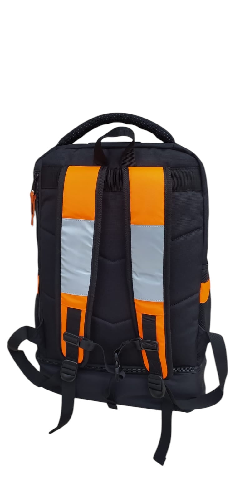 Rucksack mit Bodenfach in Warnfarbe orange