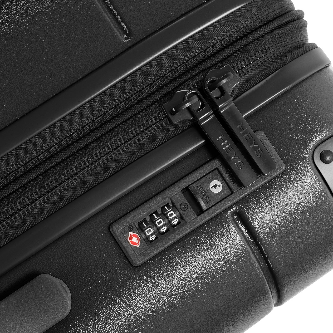 Heys Zen 30″ Hartschalen-Trolley – 100 % Polycarbonat, ca. 125 L Volumen, erweiterbar, 76 × 51 × 30 cm, 4 Rollen, schwarz