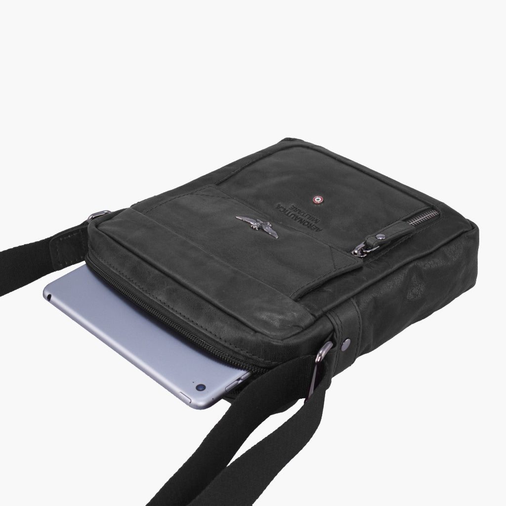 Aeronautica Militare Vintage Mittlere Leder Umhängetasche Tablet AM-303 Schwarz / Marrone