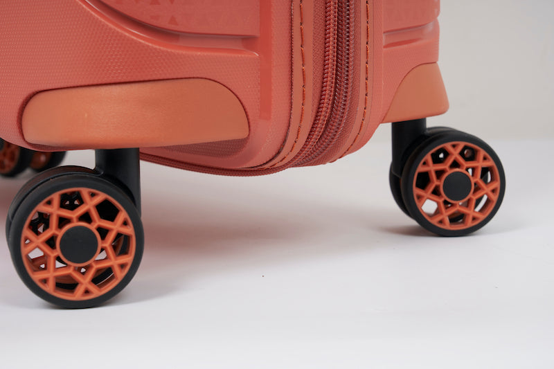 Verage Edinburgh Spinner Gr. S Reisetrolley Kabinenkoffer mit TSA‑Zahlenschloss – Erweiterbarer PP-Hartschalenkoffer - Schluga Koffer & Taschen GmbH